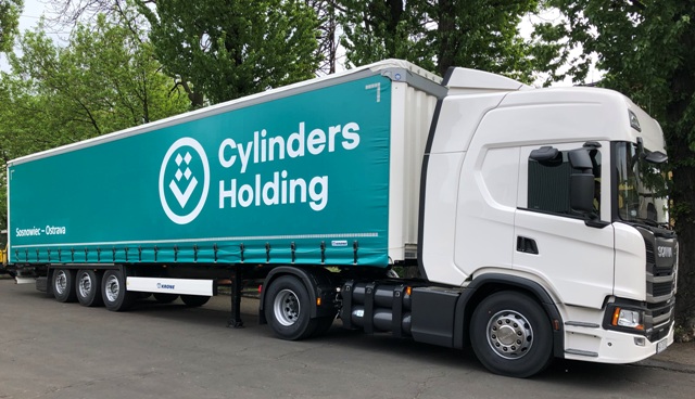 The first CNG-powered truck- Cylinder-Holding